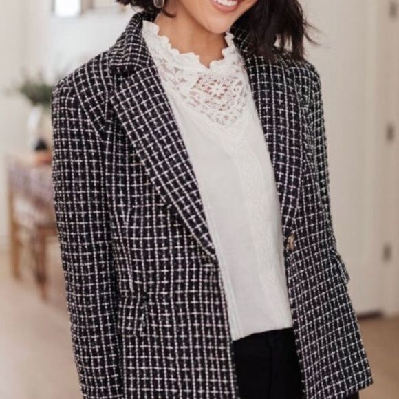 NWT - 143 Story - Women’s Mock Neck Long Sleeve White Top - Size XS - Picture 5 of 8